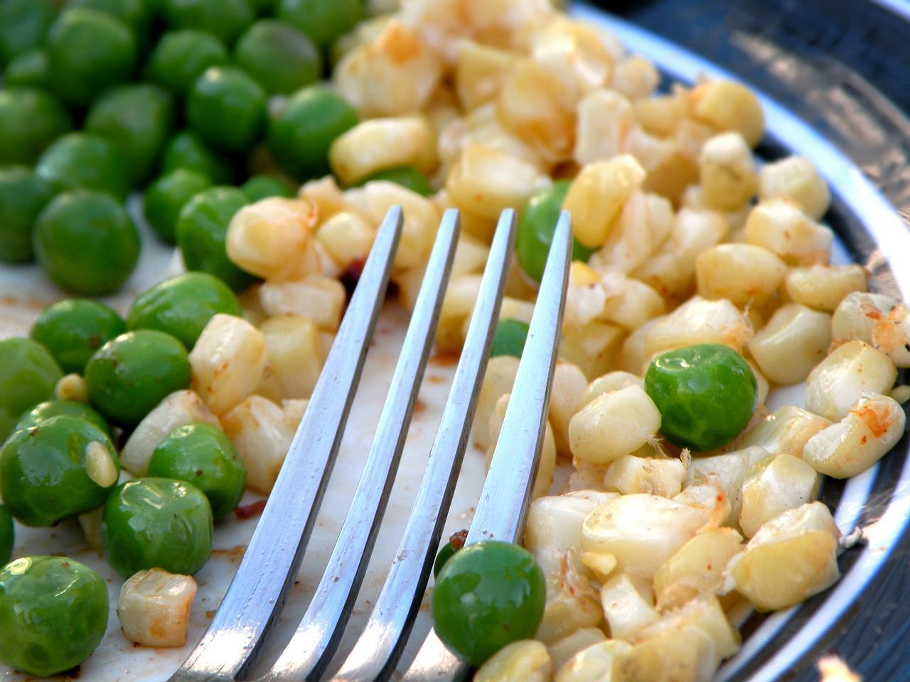 Can Dogs Eat Peas And Corn? And How Much Is Safe?